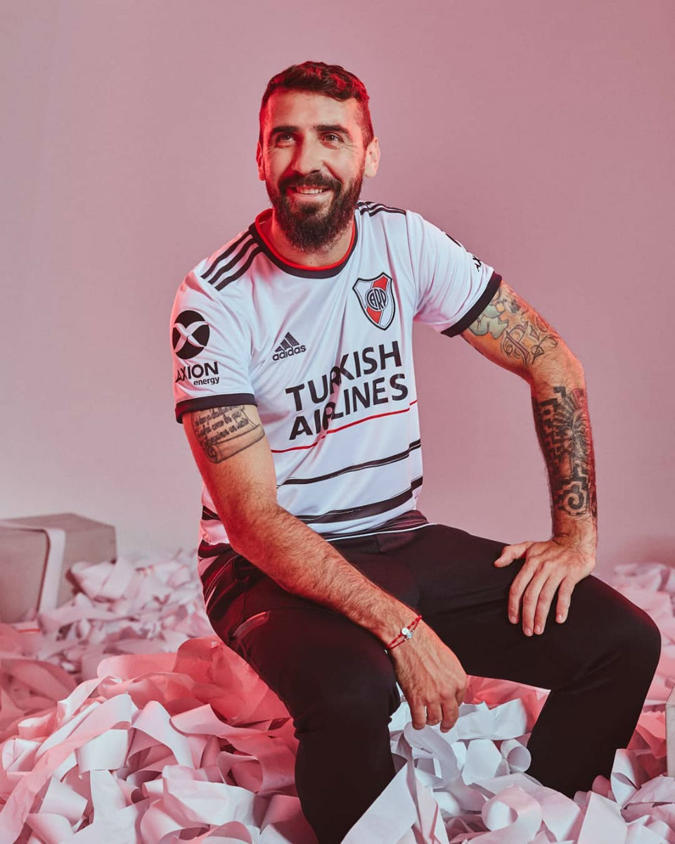 Duelo de camisetas la de River tamBien es carisima